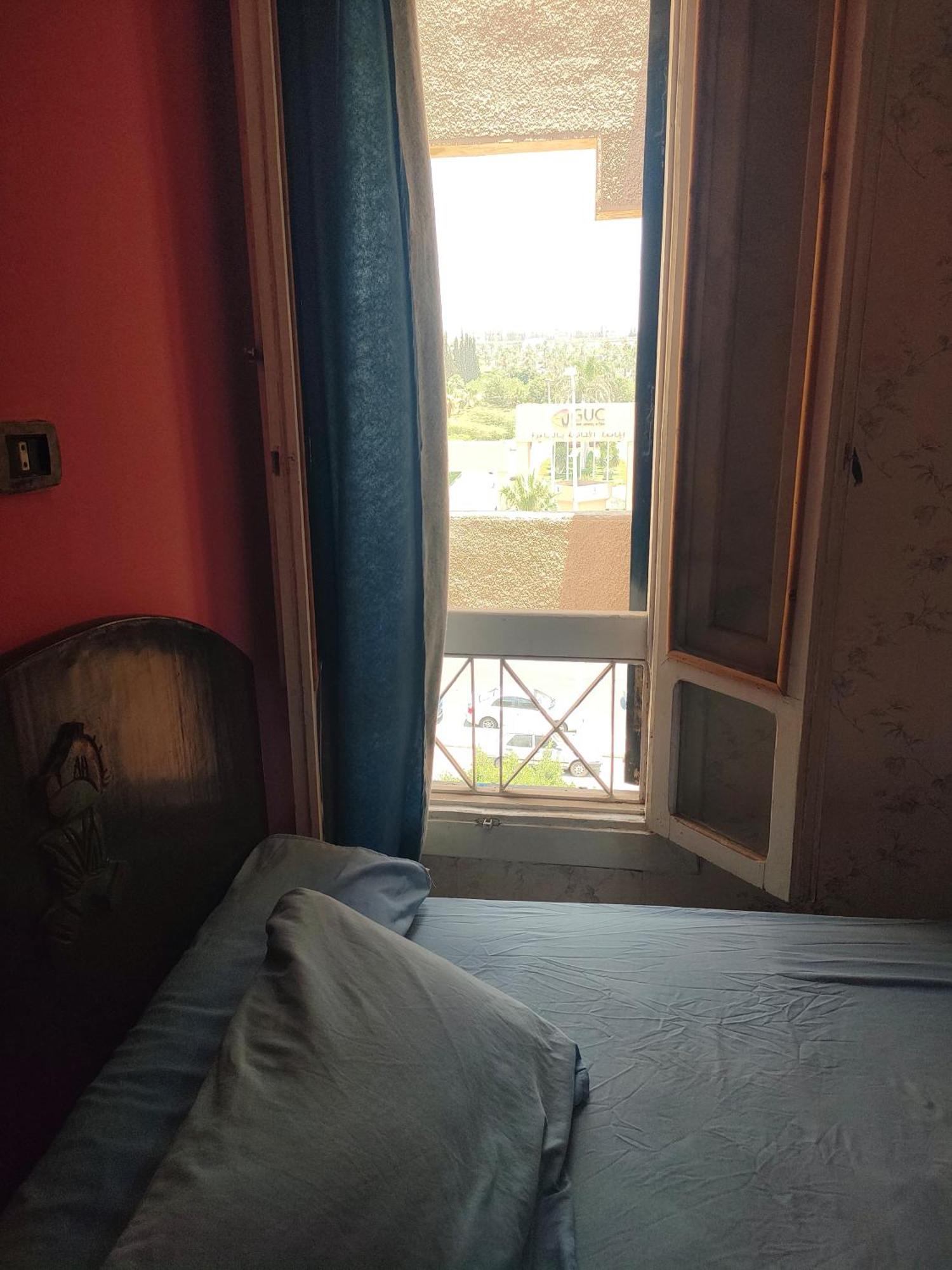 Cozy Guc View Female-home - Near To Airport *